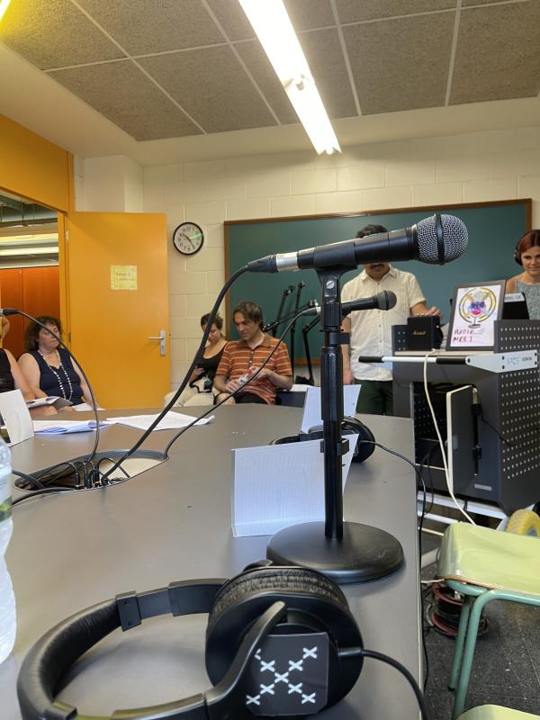 Neix una nova ràdio escolar a la Prosperitat