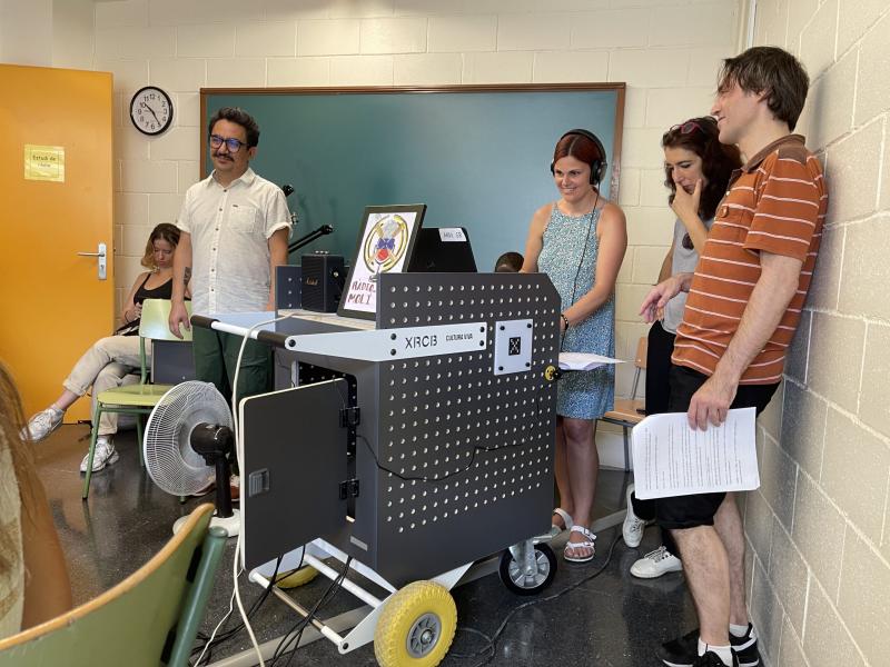 Neix una nova ràdio escolar a la Prosperitat