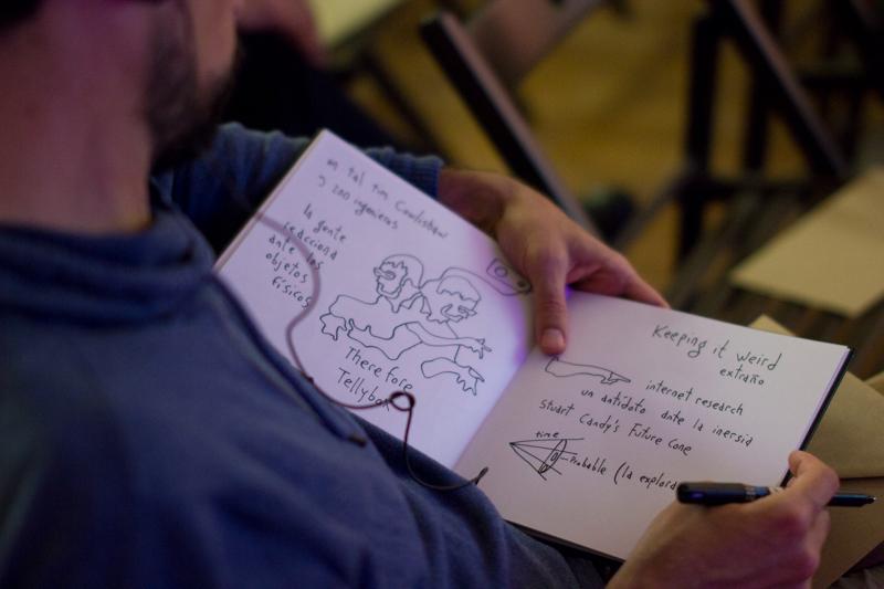 Fent el freaky a les ones amb Tim Cowlishaw. Foto de Nikoline Arns.