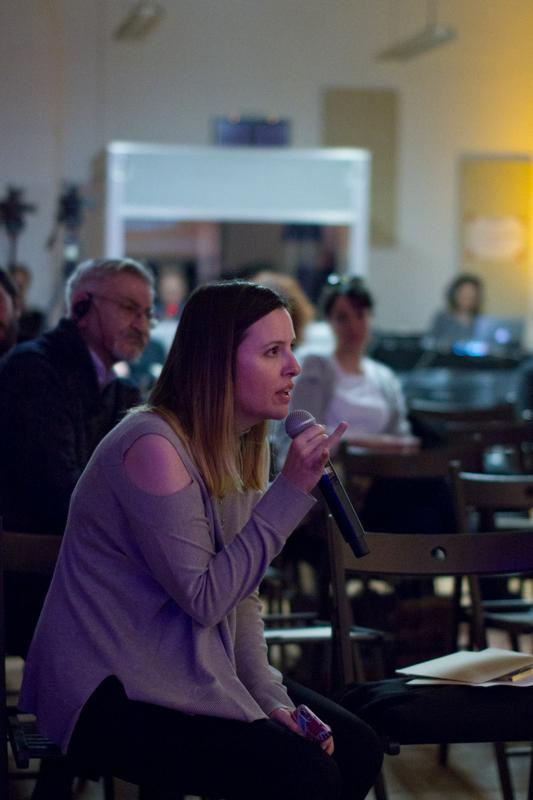 Fent el freaky a les ones amb Tim Cowlishaw. Foto de Nikoline Arns.