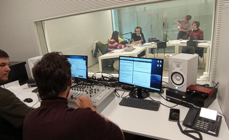 Ràdio Maconda, Fang i canya brava. Segona hora