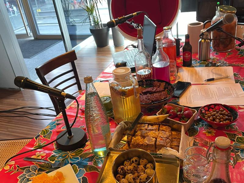 Merienda-cena: comer aquí y ahora